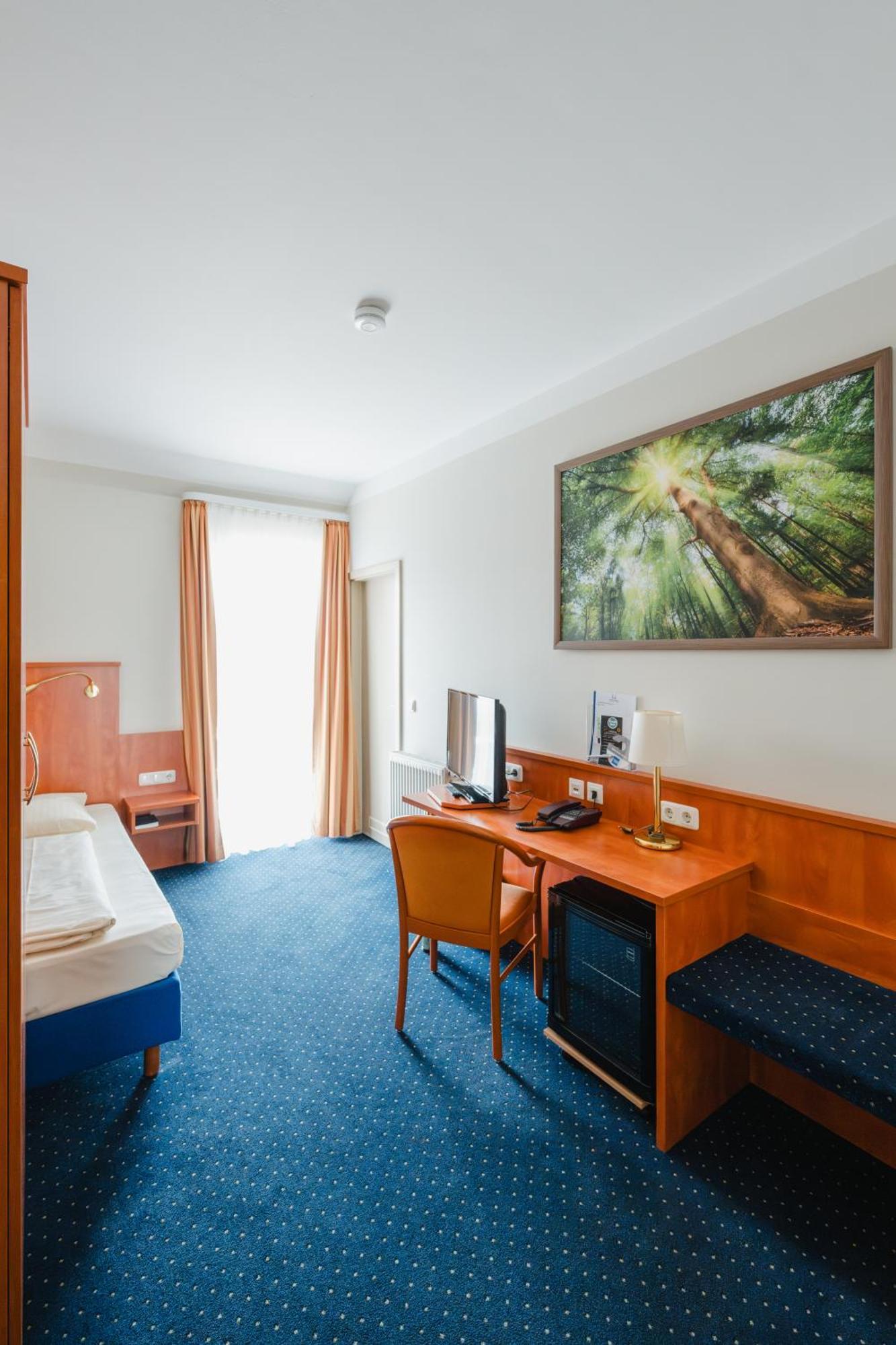 Hotel Mirage ดุยส์บูร์ก ภายนอก รูปภาพ