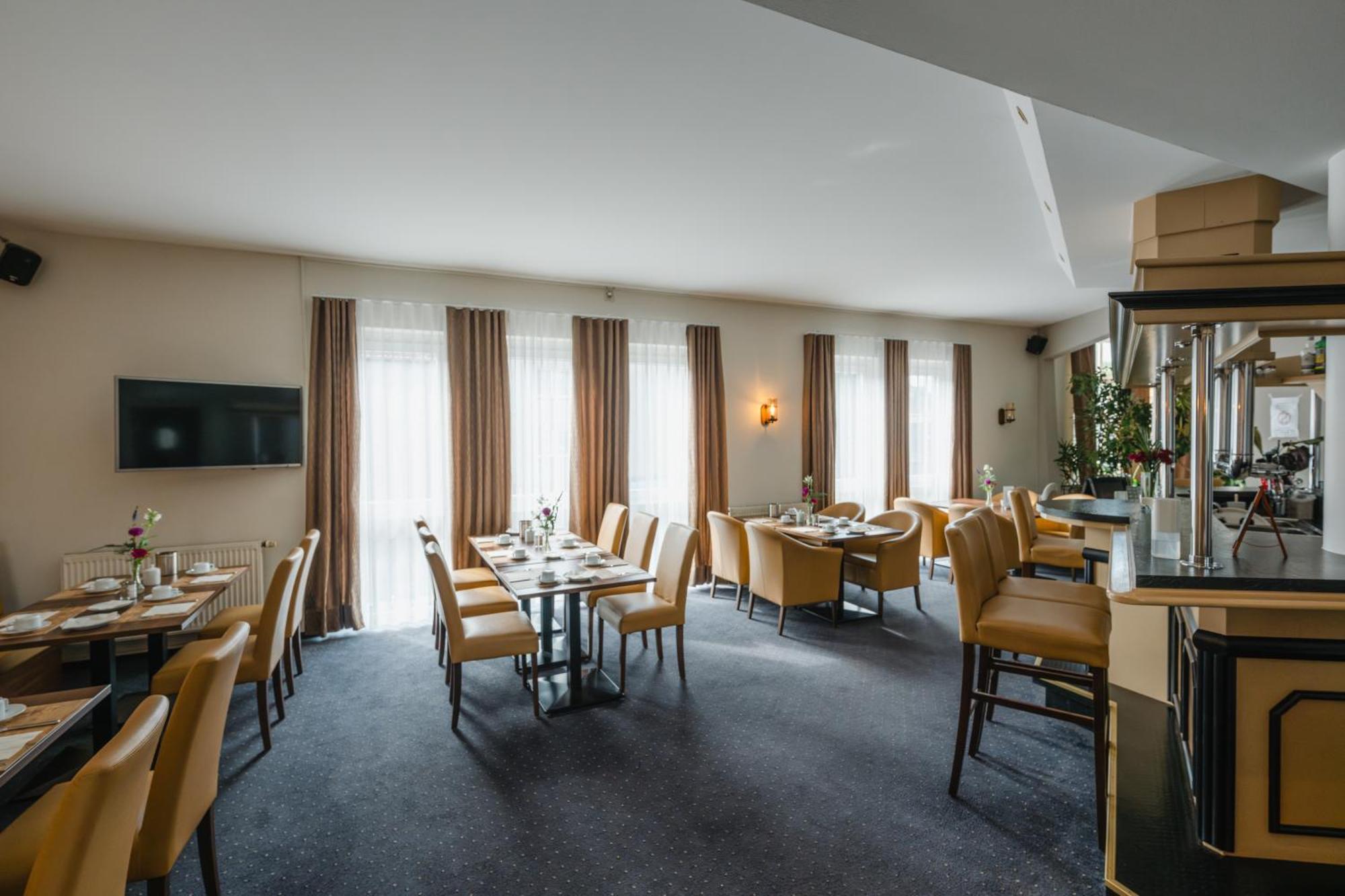 Hotel Mirage ดุยส์บูร์ก ภายนอก รูปภาพ